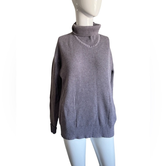 LULULEMON TURTLENECK SZ 4 - Picture 5 of 9